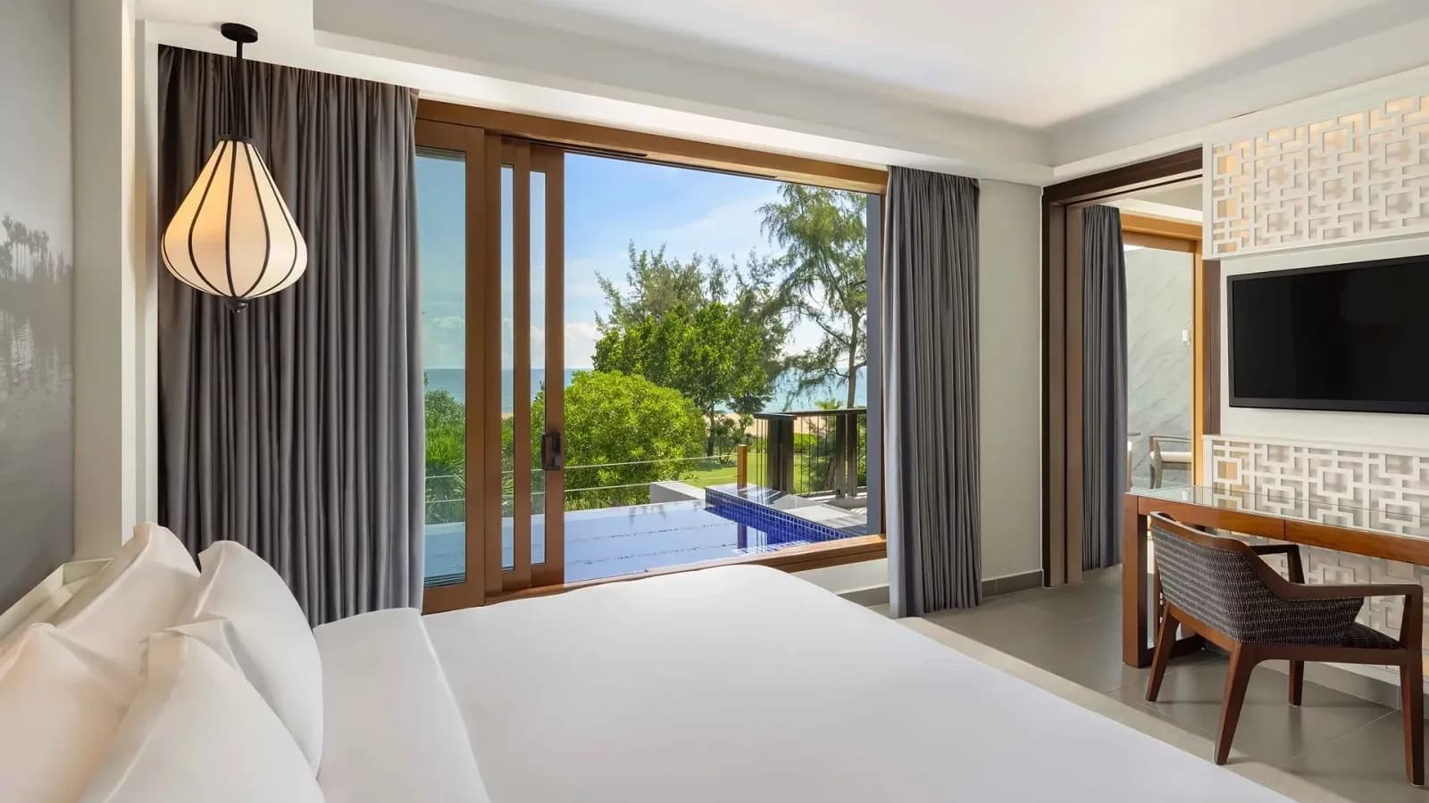 Sea View Junior Pool Suite