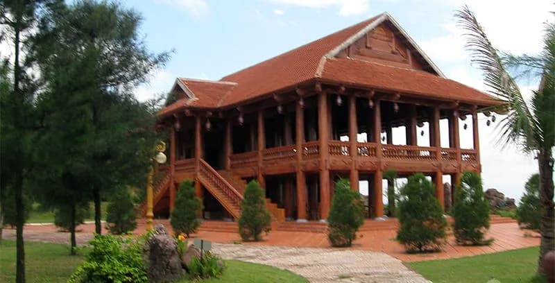 Nhà sàn gỗ truyền thống xứ Nghệ