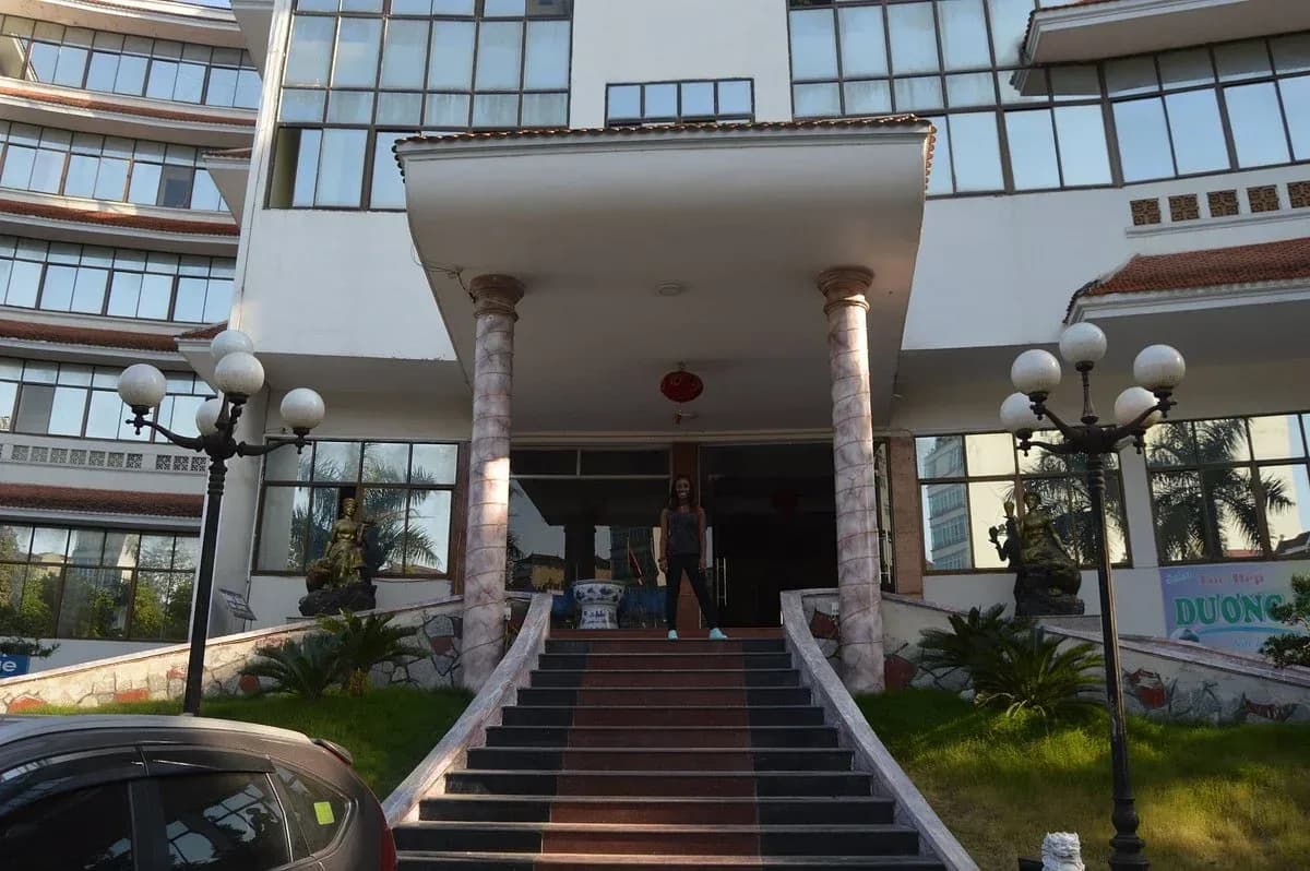 Kiến trúc & khuôn viên trung tâm