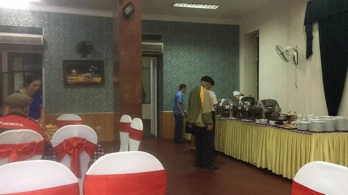 Nhà hàng bên sông Bằng