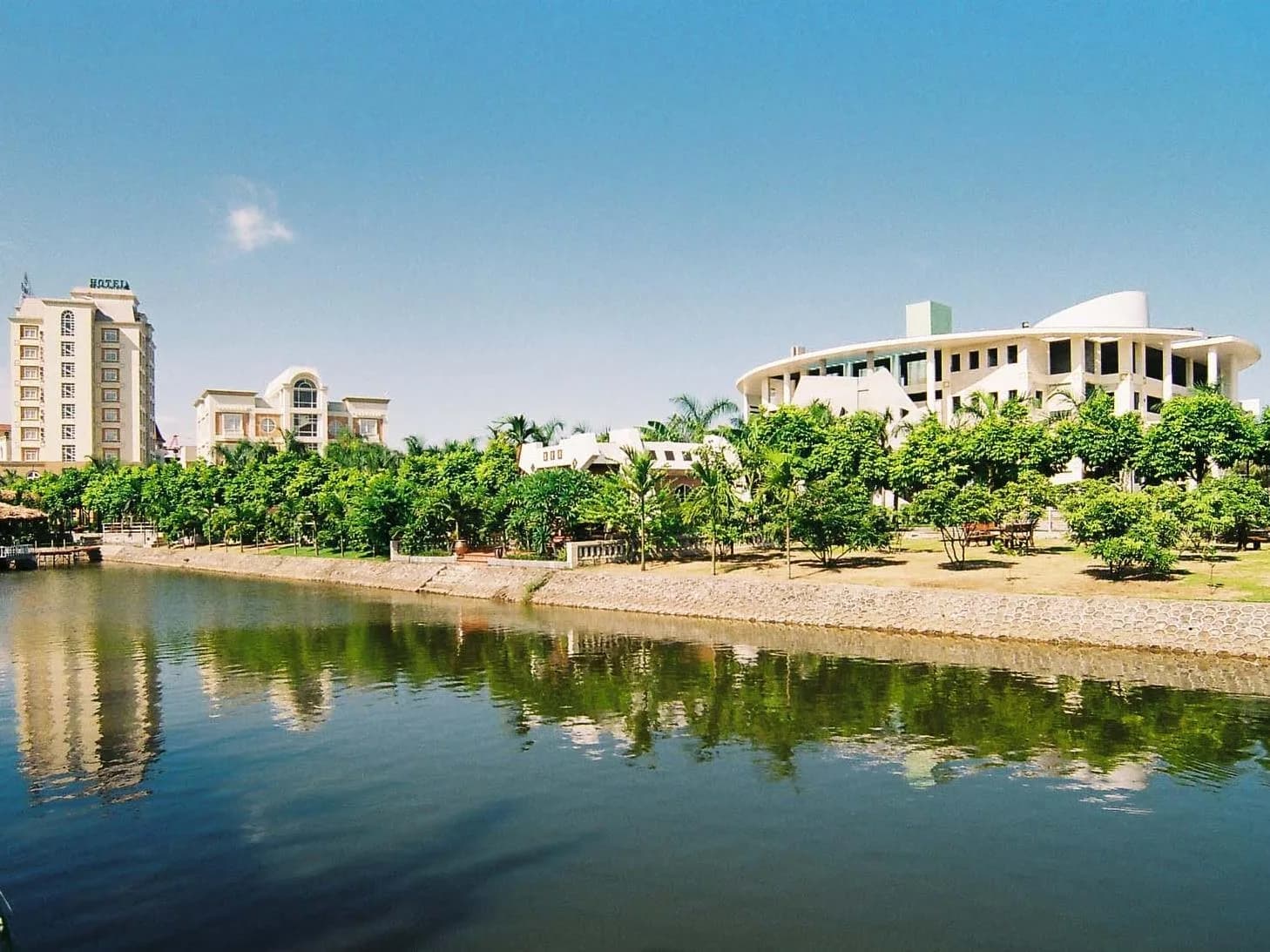 Camela Hotel & Resort