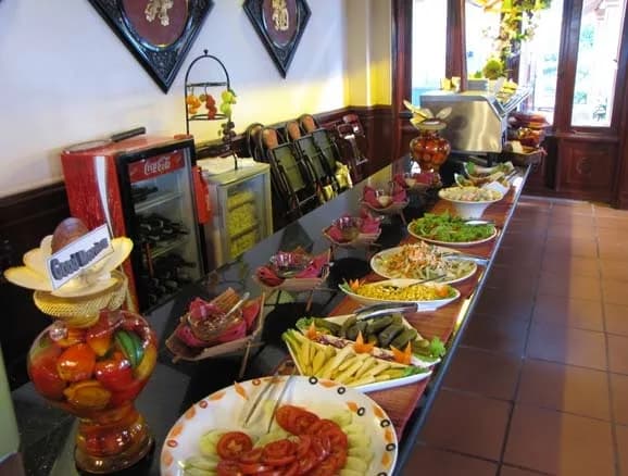 Buffet sáng địa phương