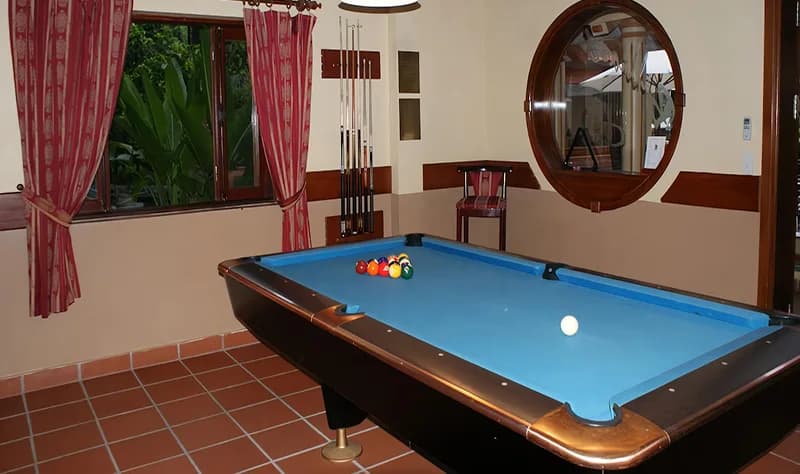 Phòng billiards & giải trí