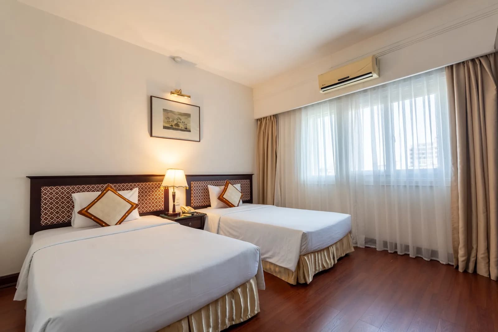 Phòng Deluxe Hướng Vườn