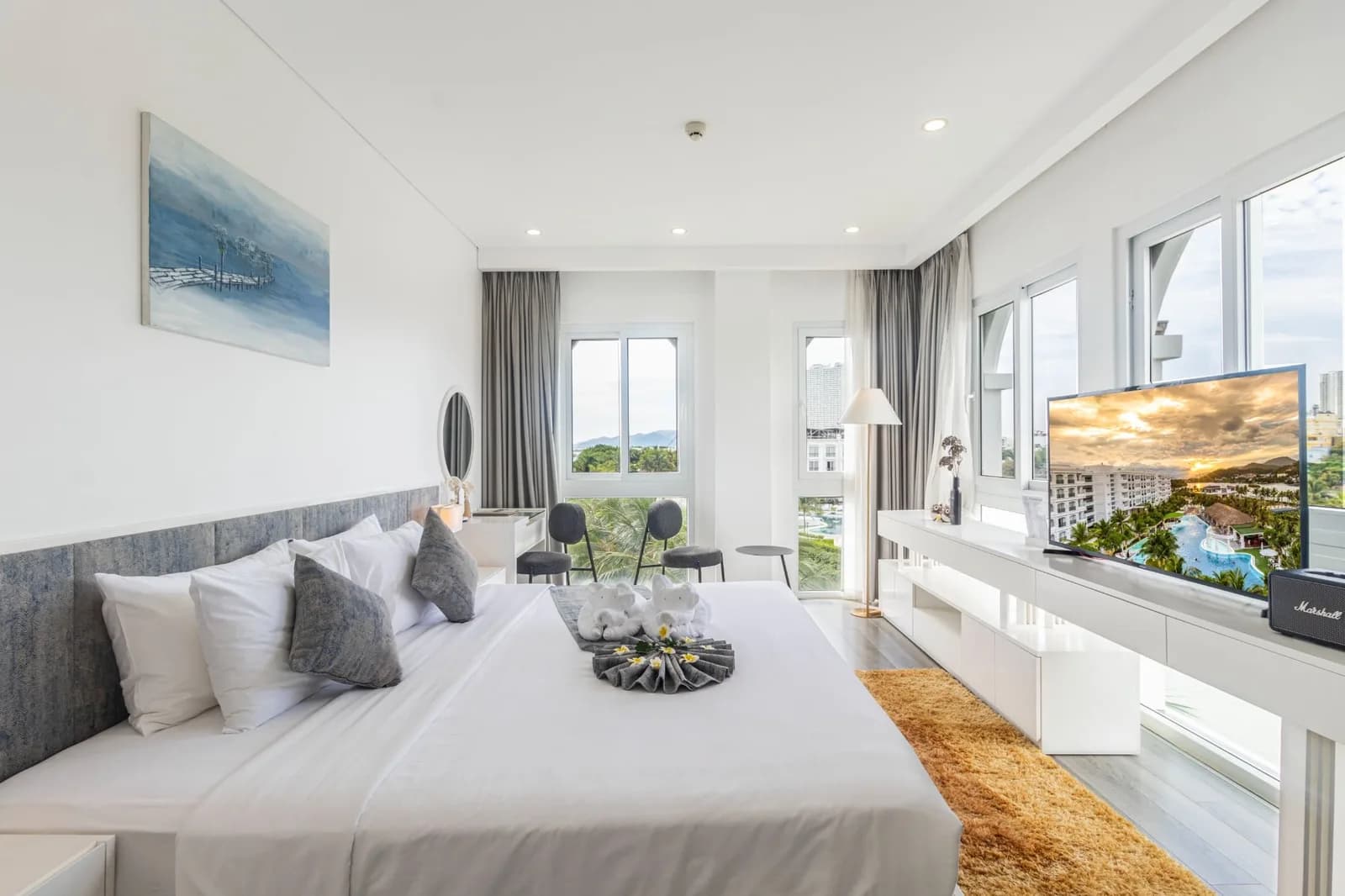 Kubera King Suite