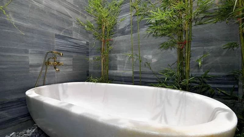 Bồn tắm ngoài trời
