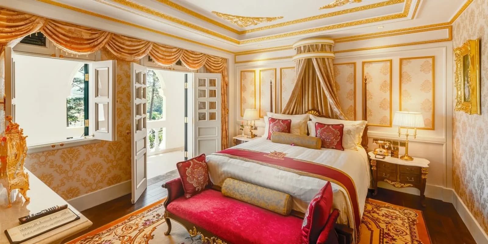 The Royal Executive Suite