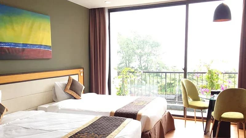 Deluxe Hướng Phố (2 giường)