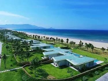 Bãi biển riêng Nhơn Lý