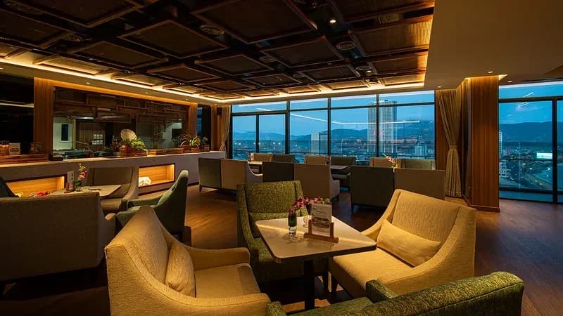 Sol Lounge tầng thượng