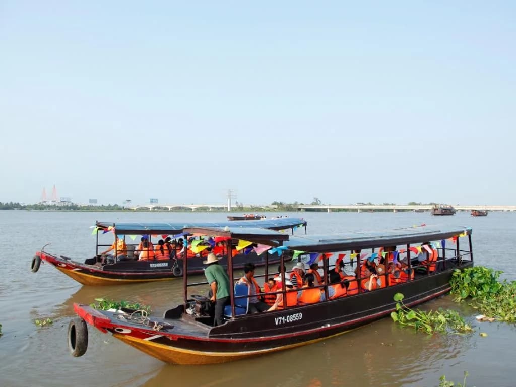 Tour thuyền khám phá sông Tiền