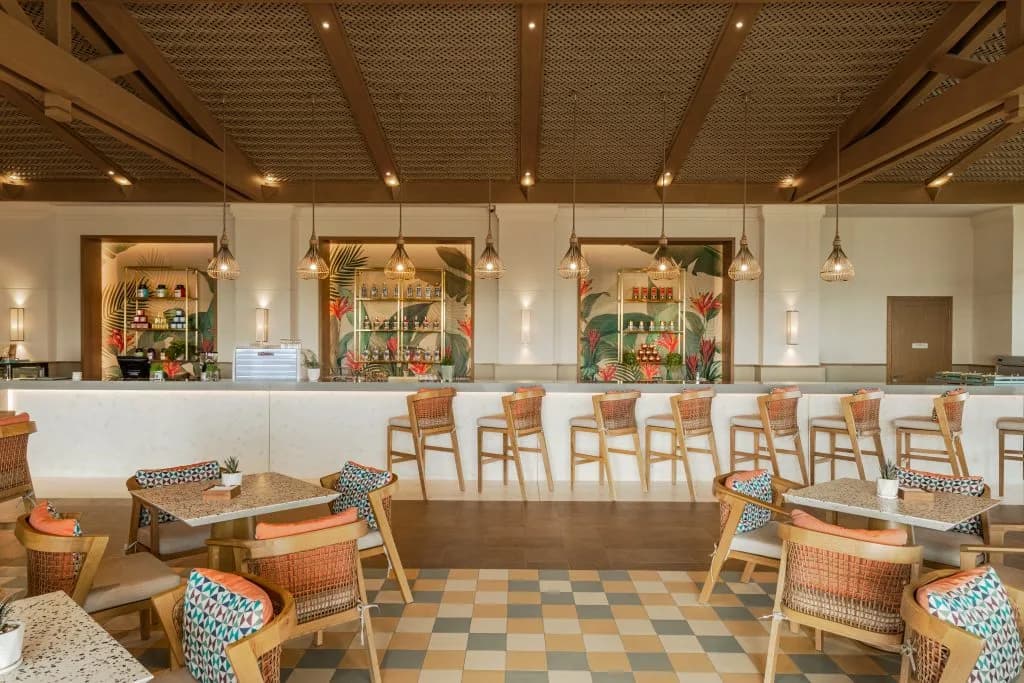 Biscuit Café & Lounge