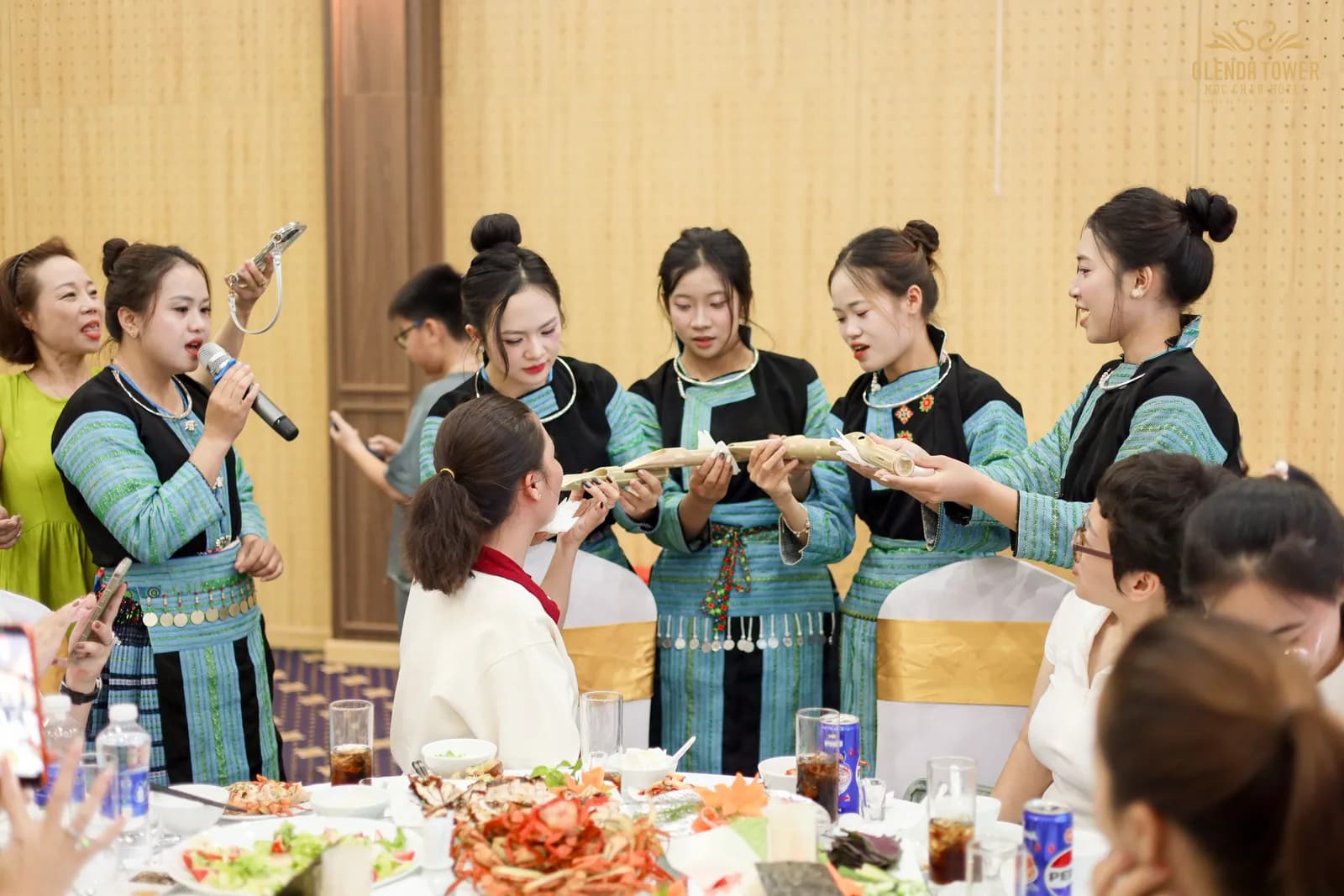 Hội trường Pa Phách & gala Tây Bắc