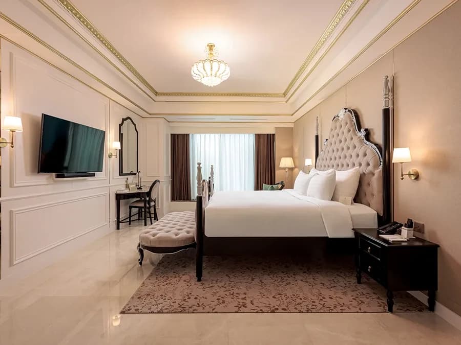 Charmvit Royal Suite