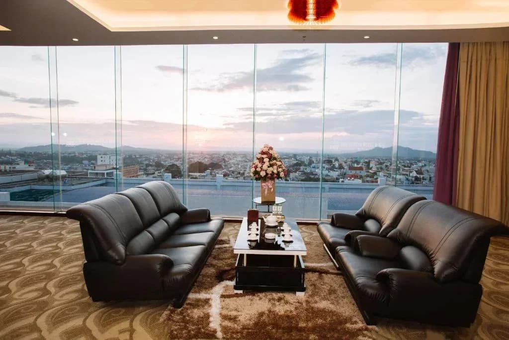 Sky Lounge & suite view thành phố
