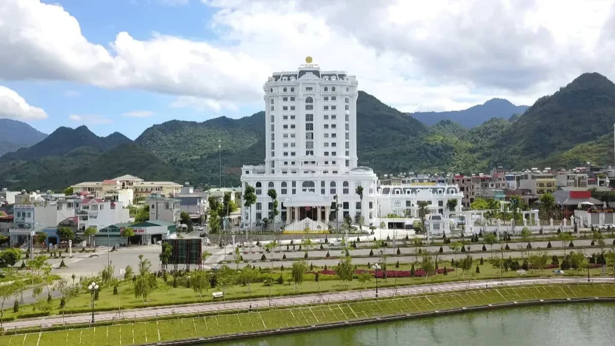 Hoàng Nhâm Luxury Hotel