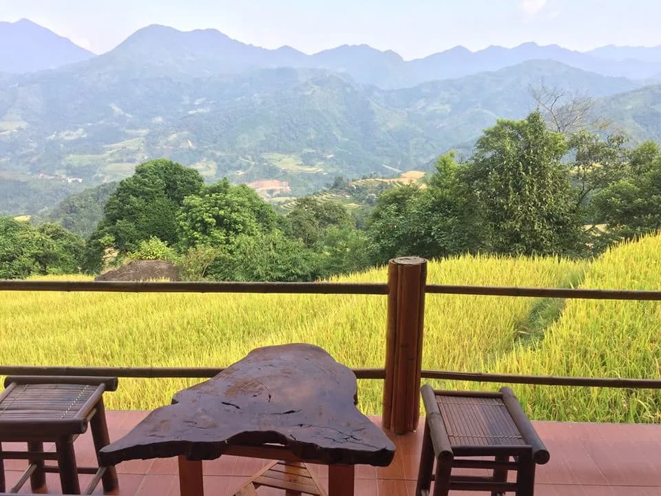 Ban công ngắm thung lũng