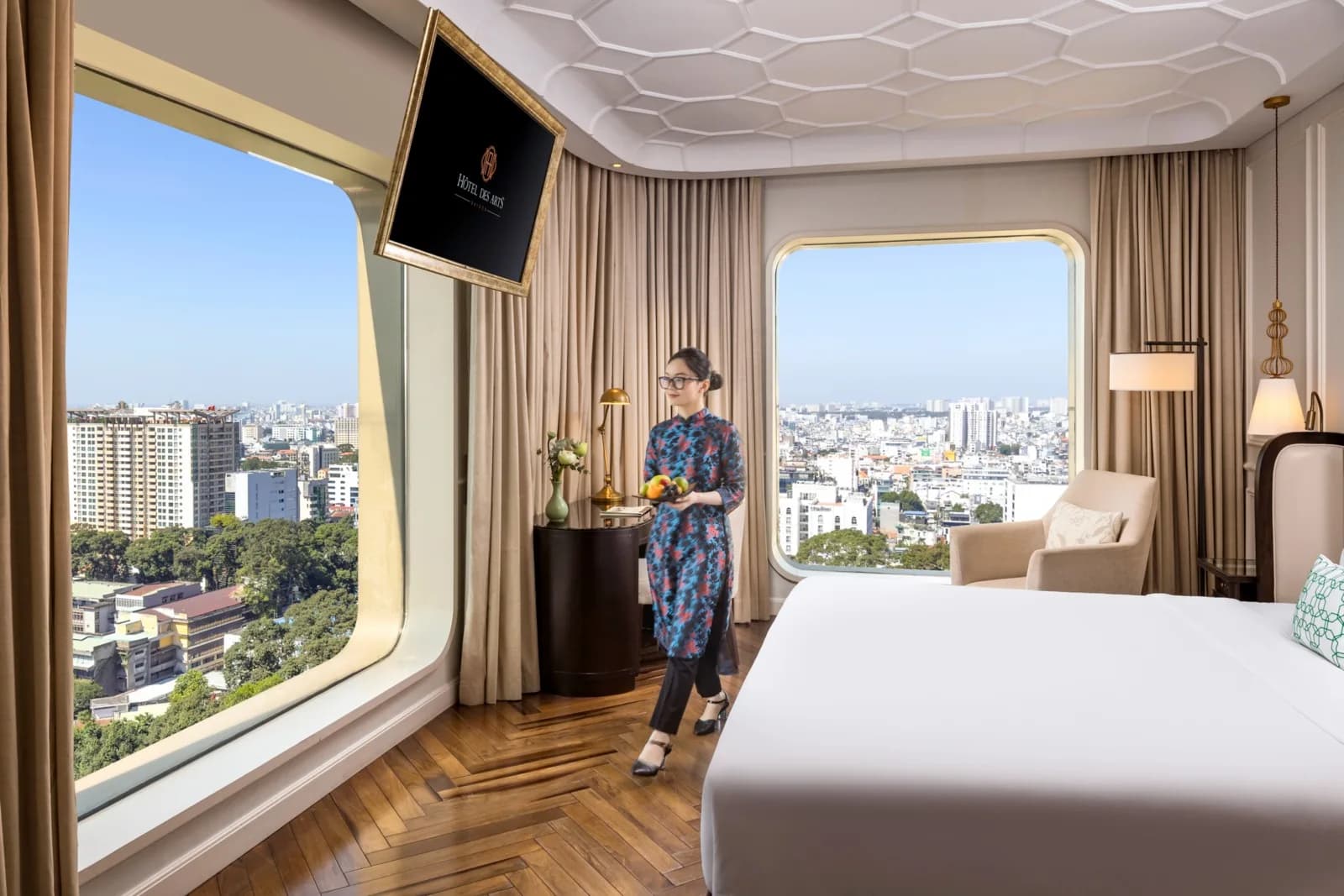 Deluxe Corner Room