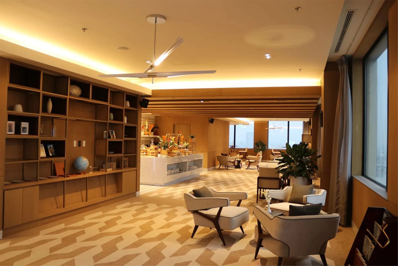 Club Lounge tầng 18
