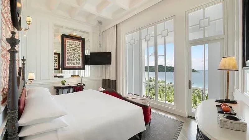 Phòng Deluxe Emerald Bay – Hướng Biển