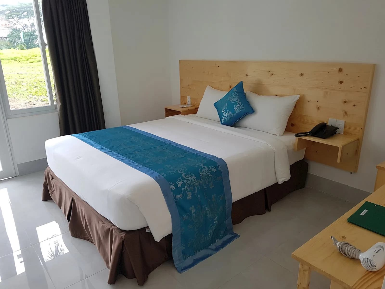Phòng Đôi Villa - Ban Công & Cảnh Vườn