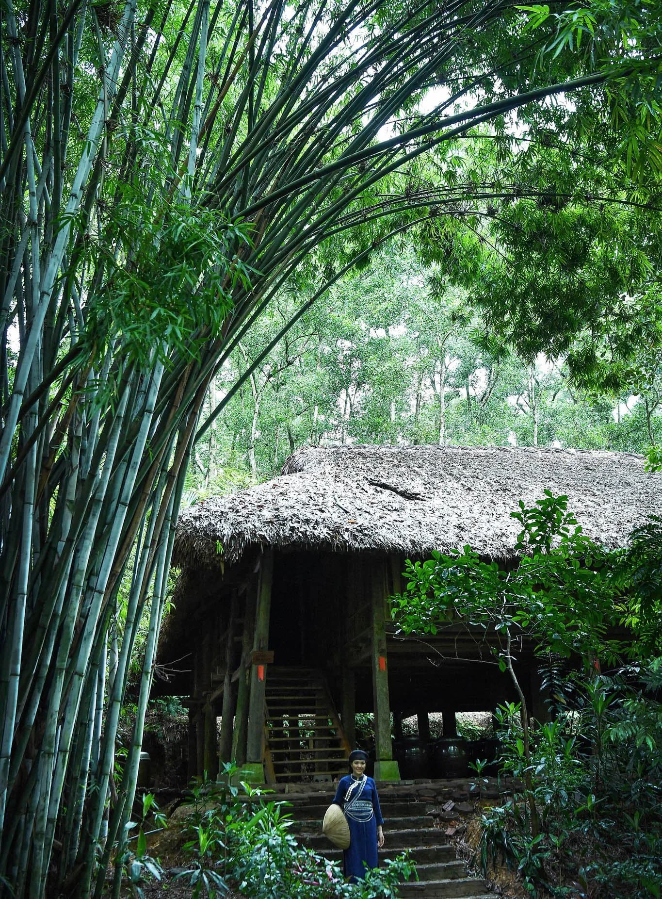 Nhà sàn Cộng đồng