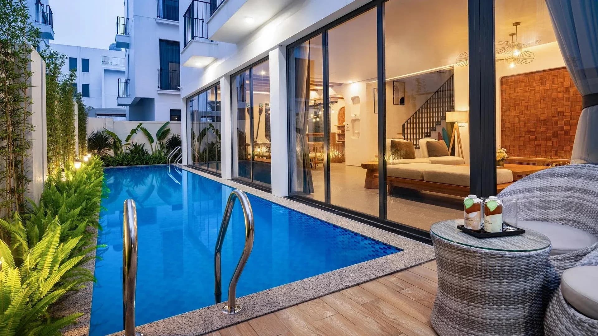 Biệt thự có bể bơi riêng