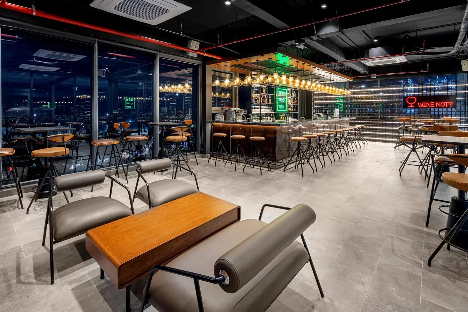 M Sky Bar tầng thượng
