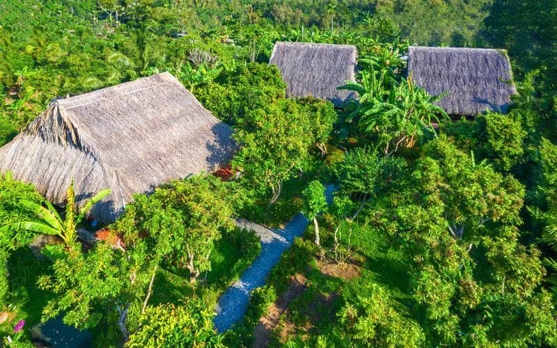 Bungalow bên sông Tiền