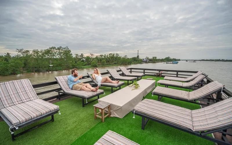 Bến thuyền & sundeck ngắm sông