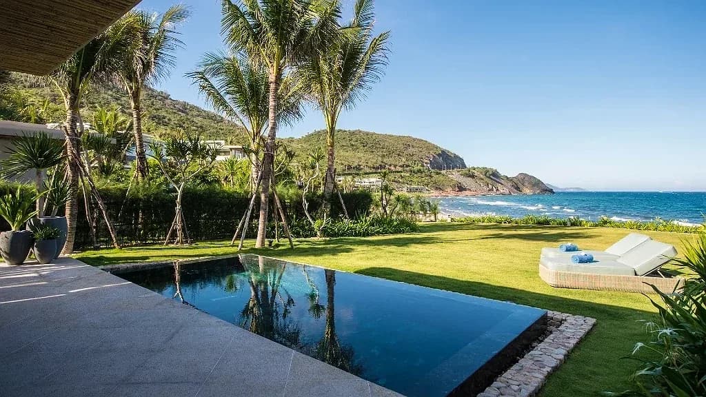 Beachfront Pool Villa