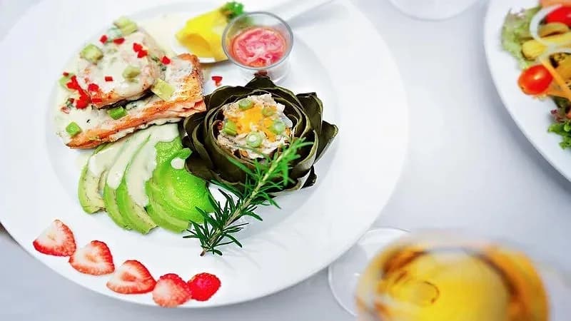 Ẩm thực Á – Âu tinh tế