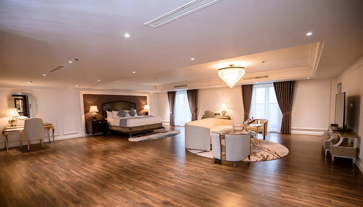 Diplomatic Suite