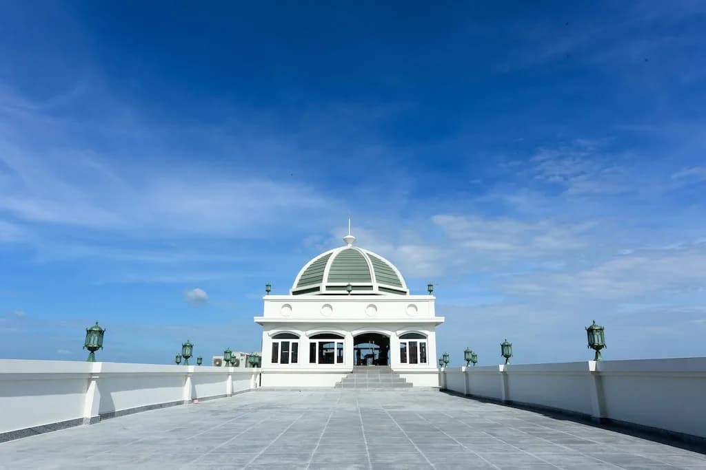 Sân thượng mái vòm ngắm toàn cảnh