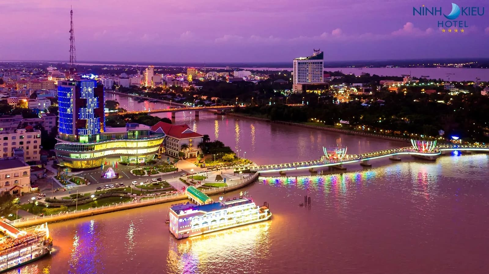Ninh Kiều Riverside Hotel