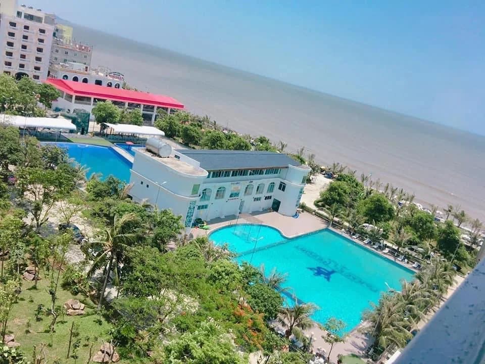 Bể bơi ngoài trời view biển