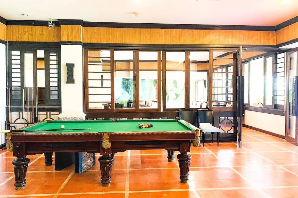 Phòng billiards & Bar