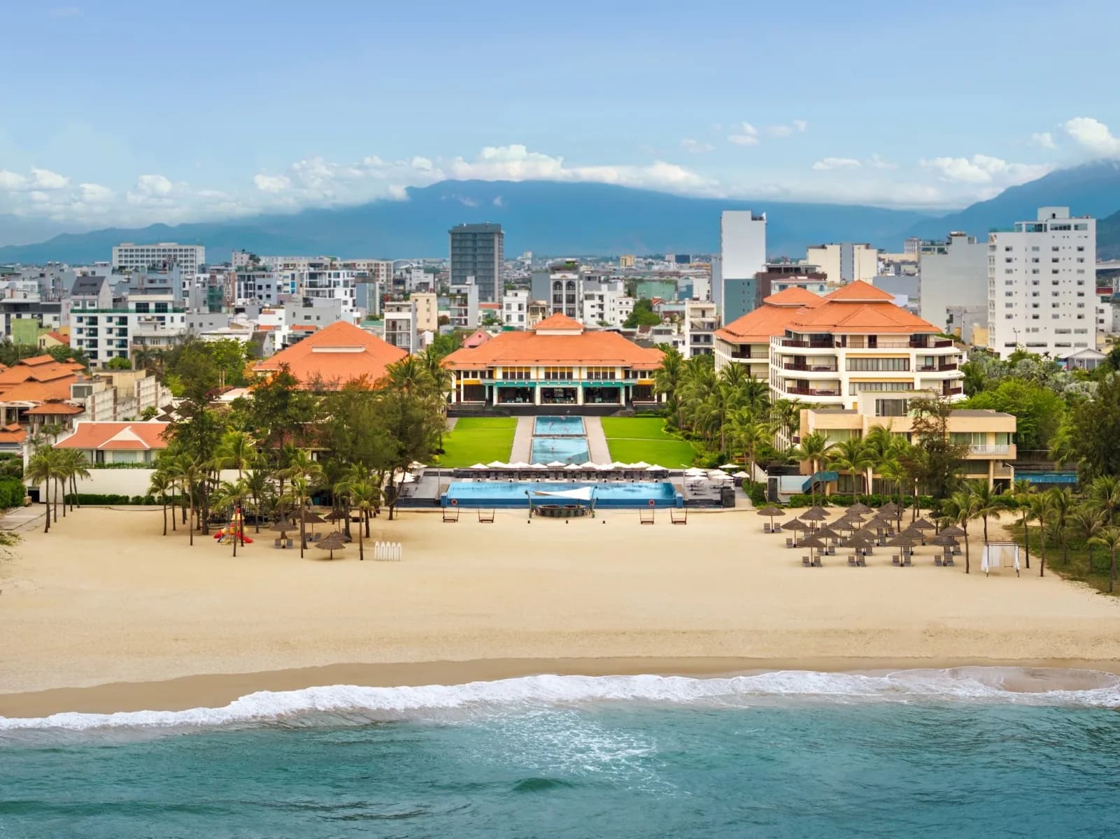 Pullman Danang Beach Resort 5