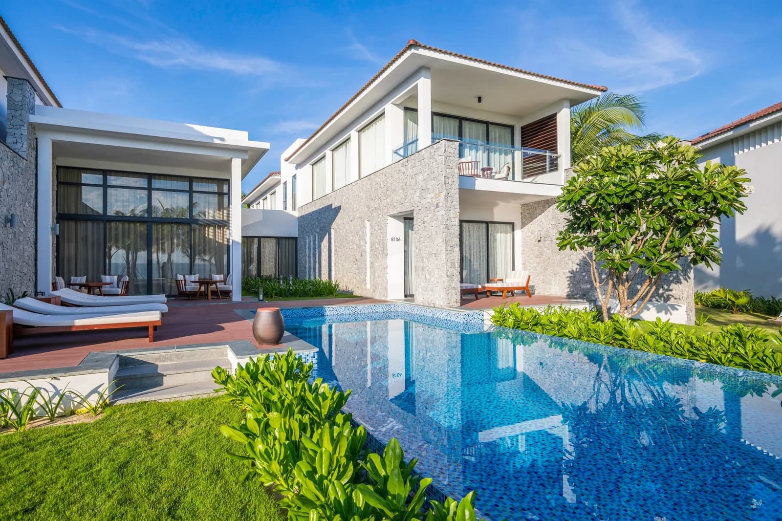 Ocean Pool Villa