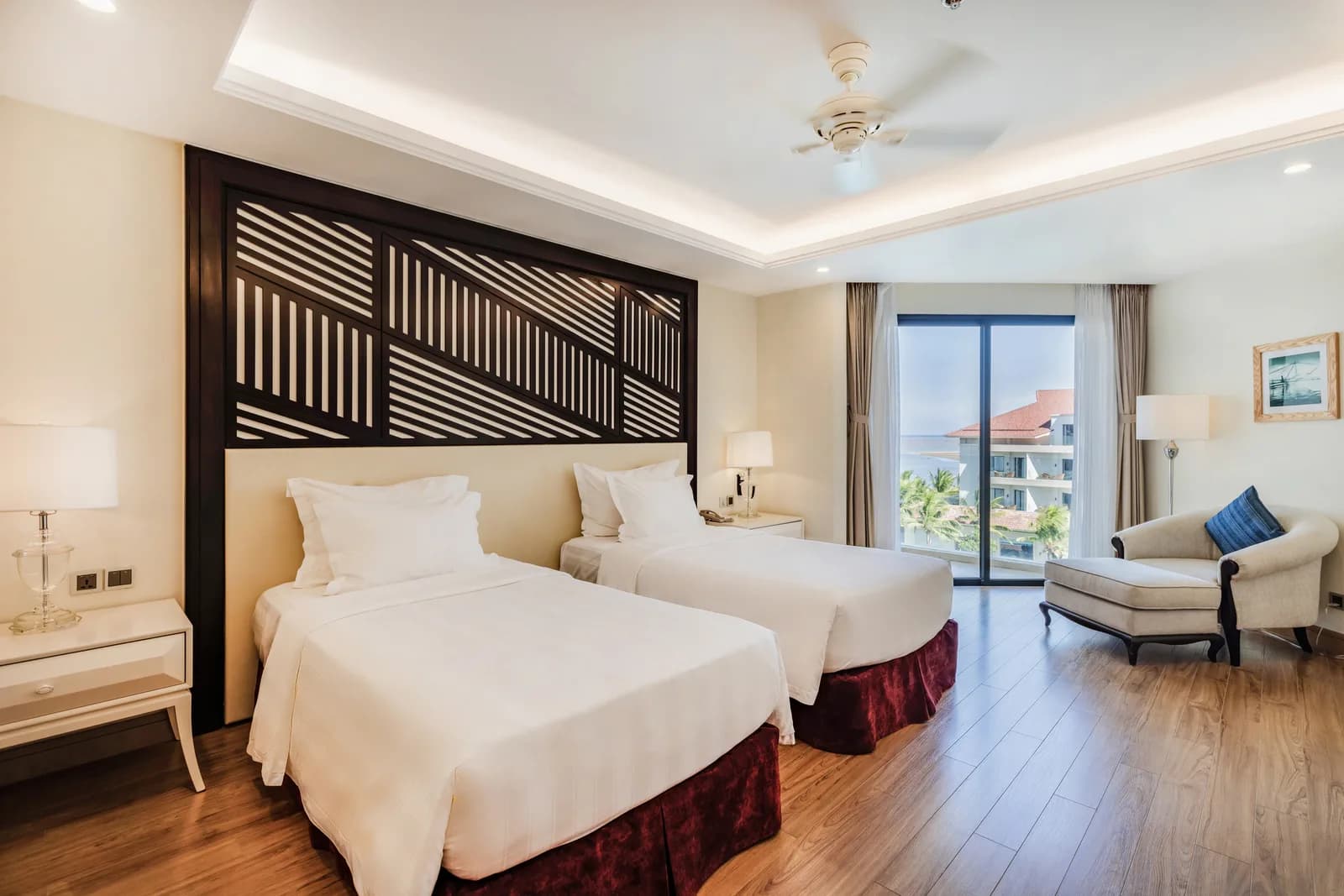 Deluxe Hướng Biển