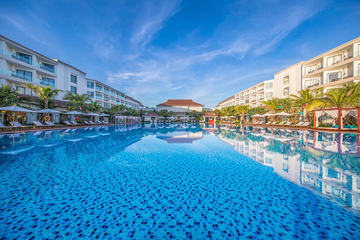 Hồ bơi vô cực hướng biển