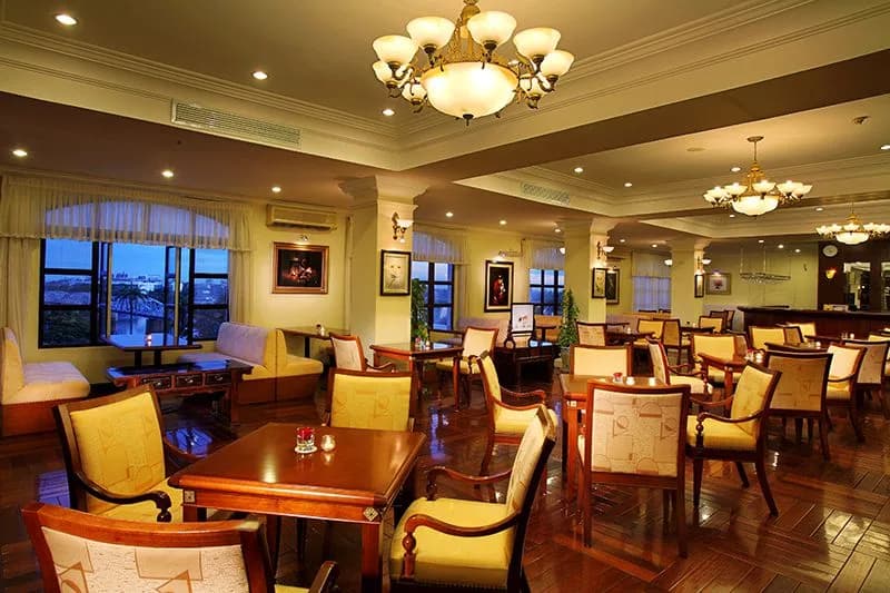 Le Panorama Bar