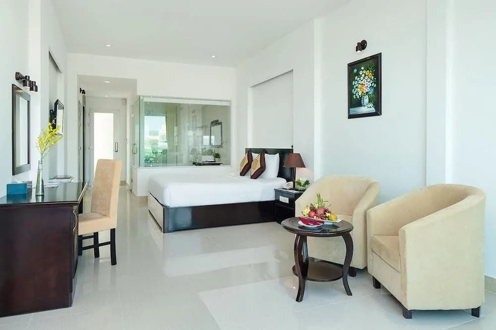 Phòng Deluxe Hướng Hồ Bơi
