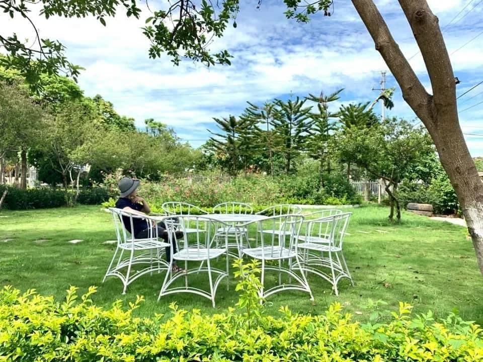 Khuôn viên sân vườn xanh