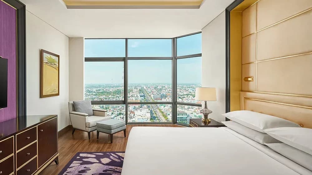 Sheraton Club Room – King