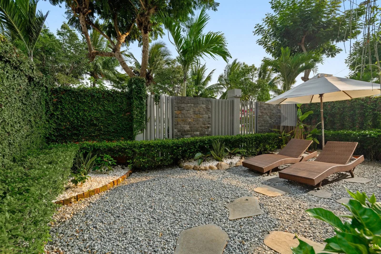 Villa 2 Phòng Ngủ Hướng Sông – Vườn riêng