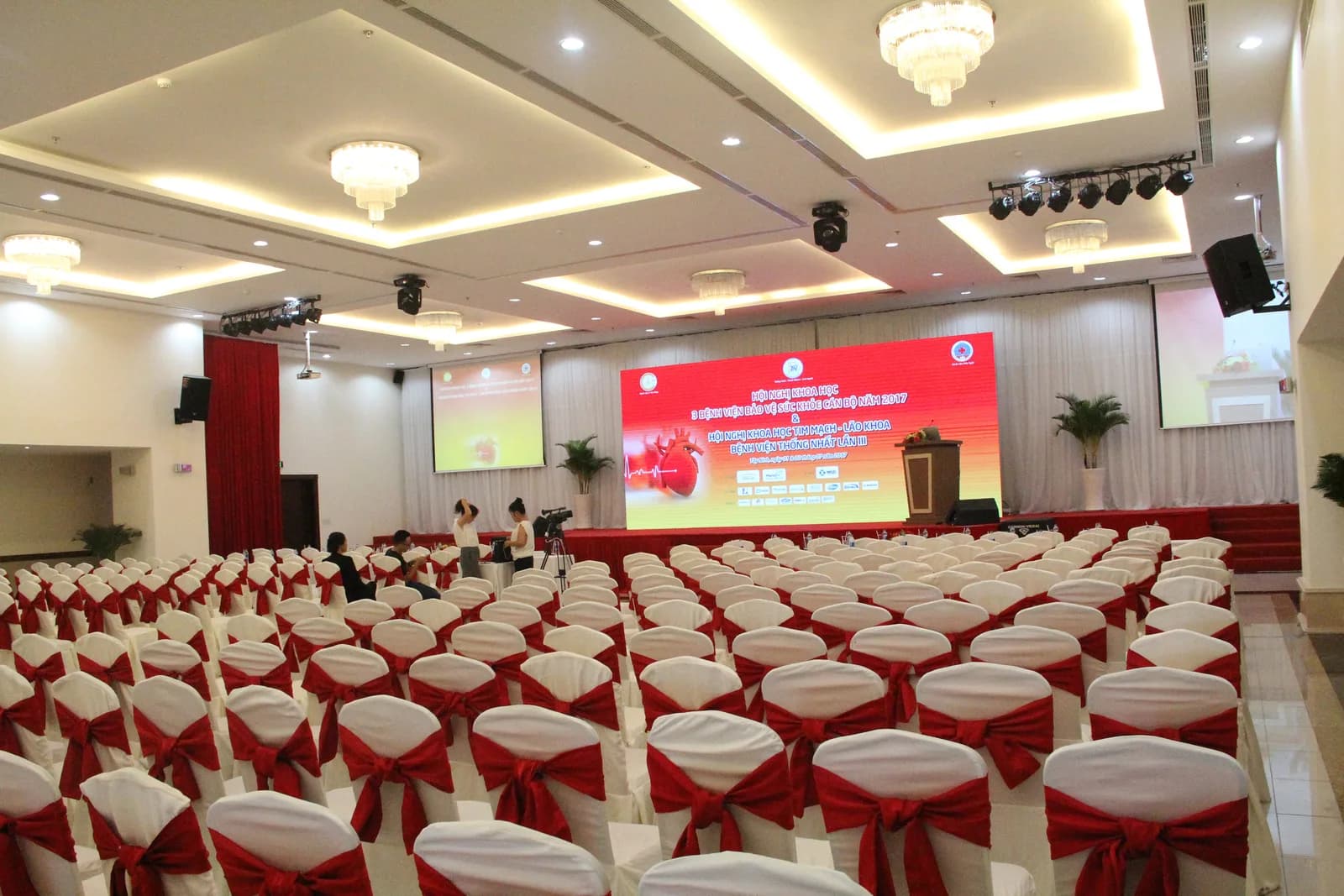 Trung tâm hội nghị