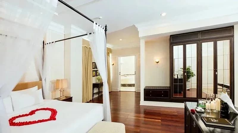 Sunrise Spa Suite