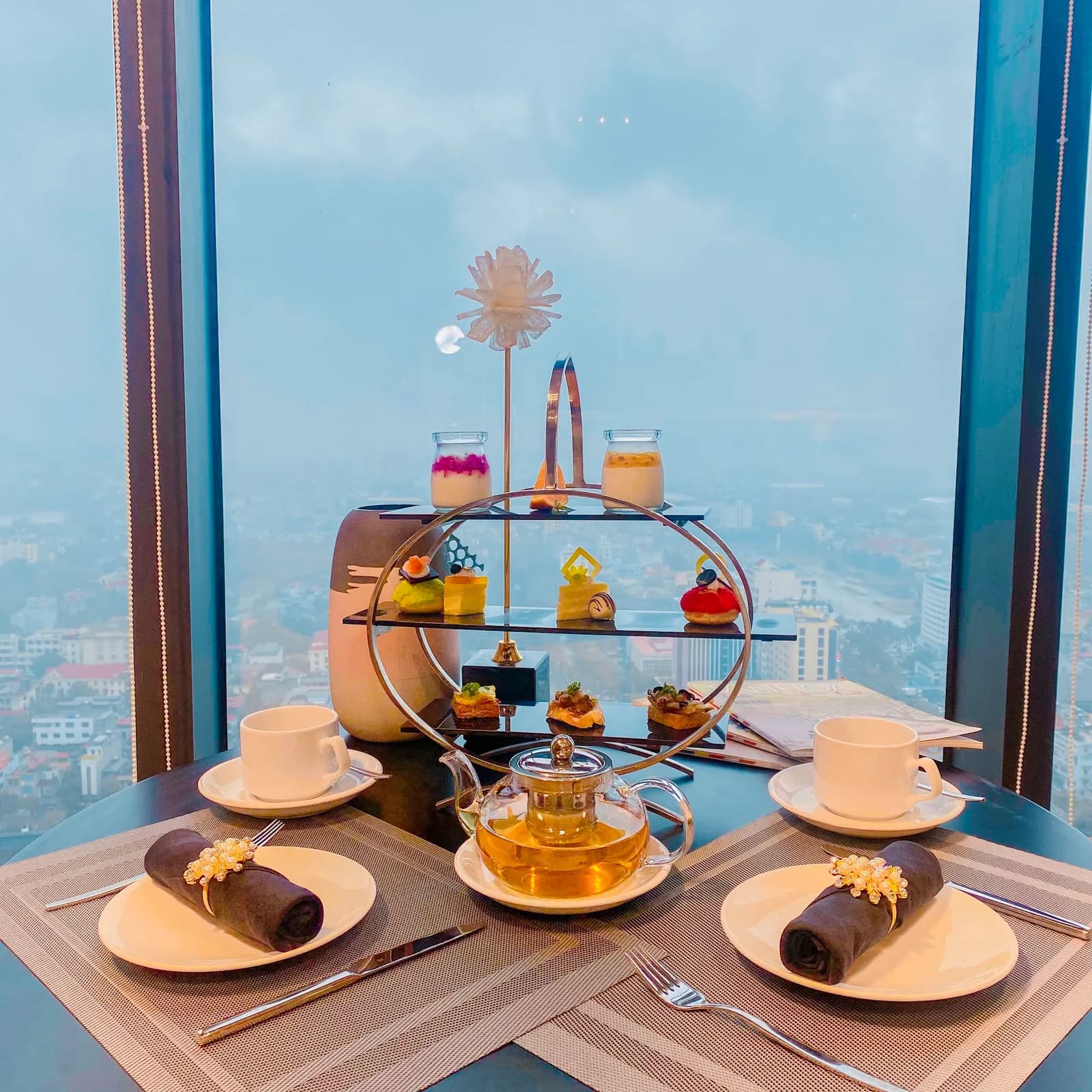Trà chiều tầng cao