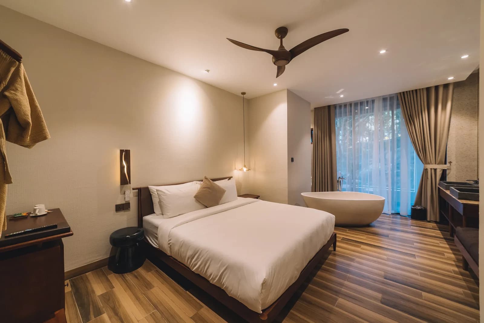 Superior King Room